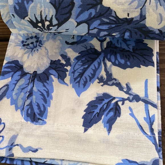 Pottery Barn Garden Floral Cotton/Linen Zelda Print Napkins - Set of 4 - Picture 7 of 12